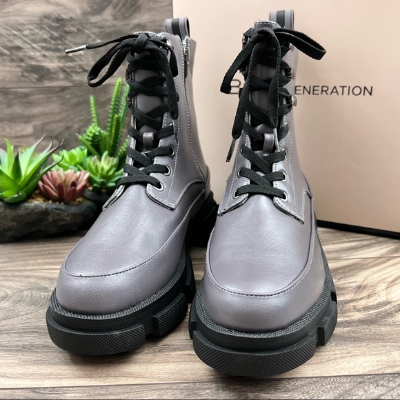 NIB BCBGeneration Ander Lace Up Combat Boots Granite Gray 9M 40 - Picture 4 of 12